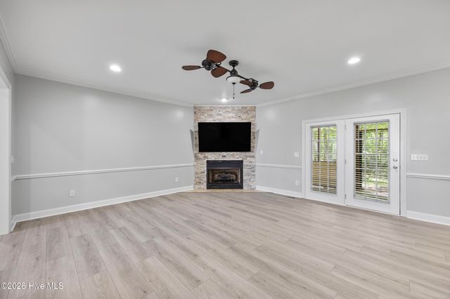 905 Charleston Place, Sneads Ferry, NC 28460