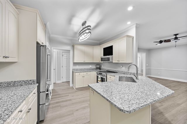 905 Charleston Place, Sneads Ferry, NC 28460