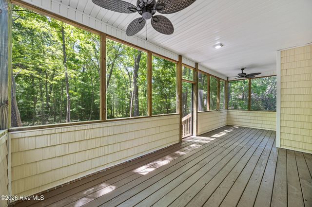 905 Charleston Place, Sneads Ferry, NC 28460