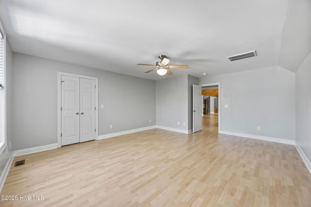 905 Charleston Place, Sneads Ferry, NC 28460