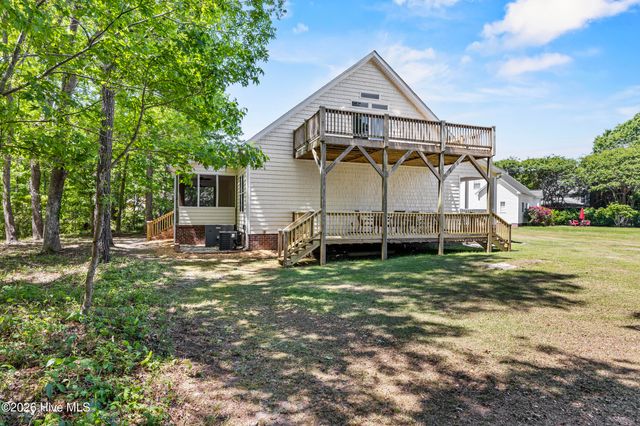 905 Charleston Place, Sneads Ferry, NC 28460
