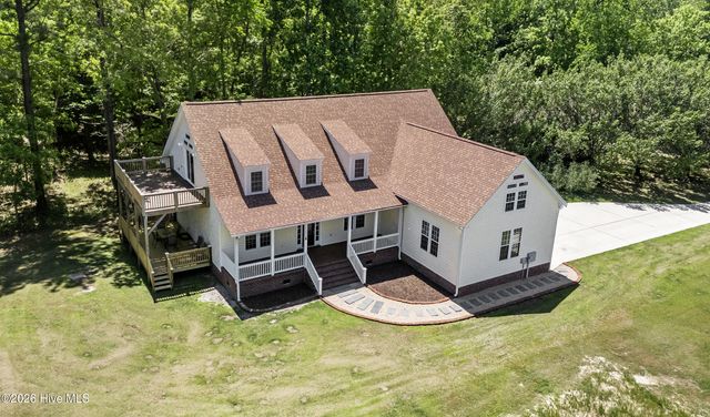 905 Charleston Place, Sneads Ferry, NC 28460