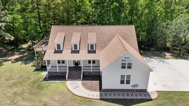 905 Charleston Place, Sneads Ferry, NC 28460