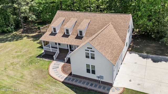 905 Charleston Place, Sneads Ferry, NC 28460