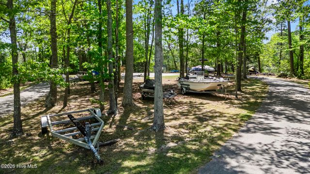 905 Charleston Place, Sneads Ferry, NC 28460