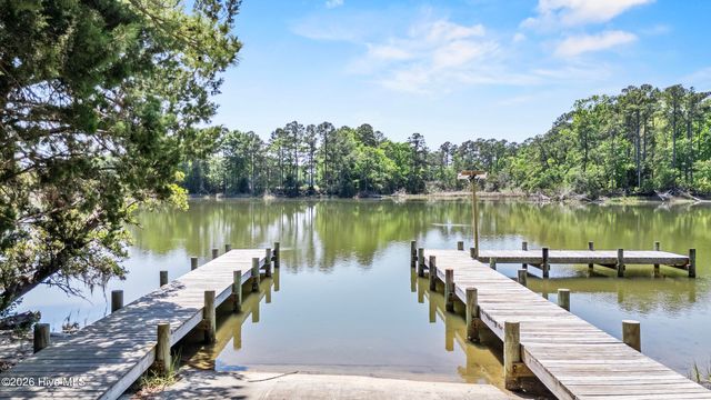905 Charleston Place, Sneads Ferry, NC 28460