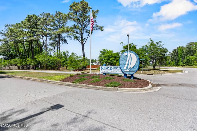 905 Charleston Place, Sneads Ferry, NC 28460
