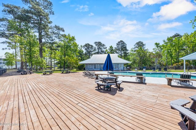905 Charleston Place, Sneads Ferry, NC 28460