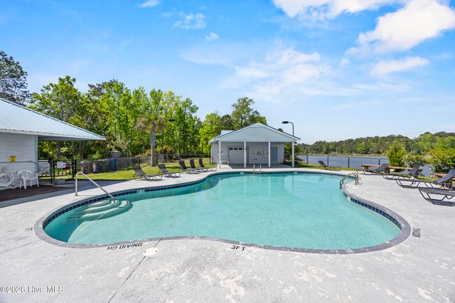 905 Charleston Place, Sneads Ferry, NC 28460