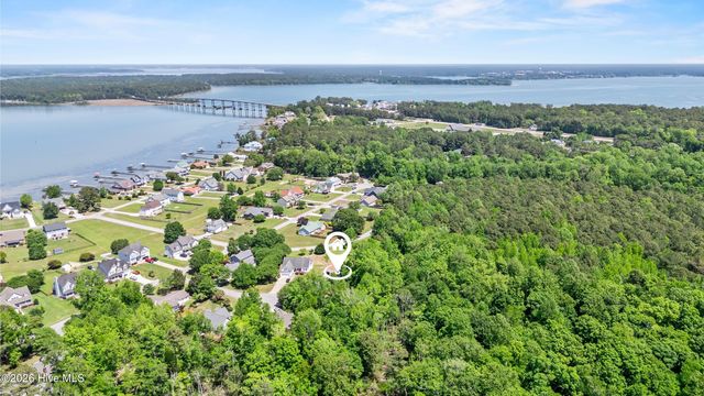 905 Charleston Place, Sneads Ferry, NC 28460