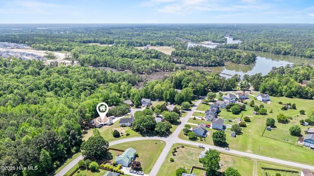 905 Charleston Place, Sneads Ferry, NC 28460