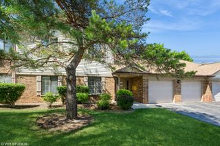 1724 W QUAIL Court 5, Arlington Heights, IL 60004