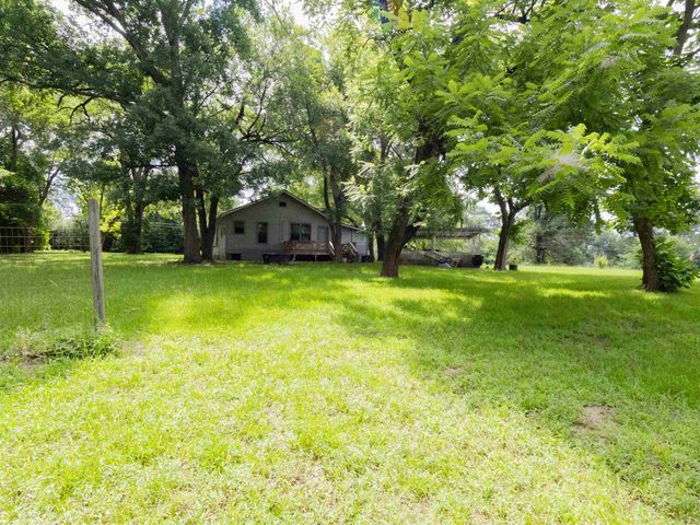 1401 Nix St, Daingerfield, TX 75638