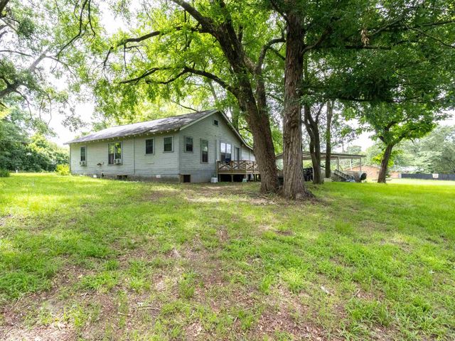 1401 Nix St, Daingerfield, TX 75638