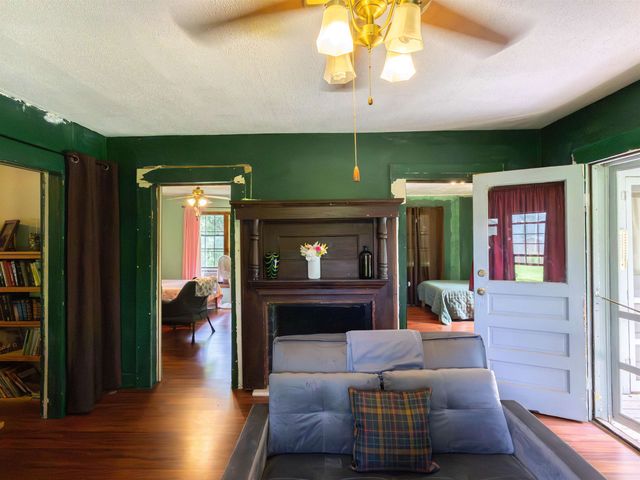 1401 Nix St, Daingerfield, TX 75638