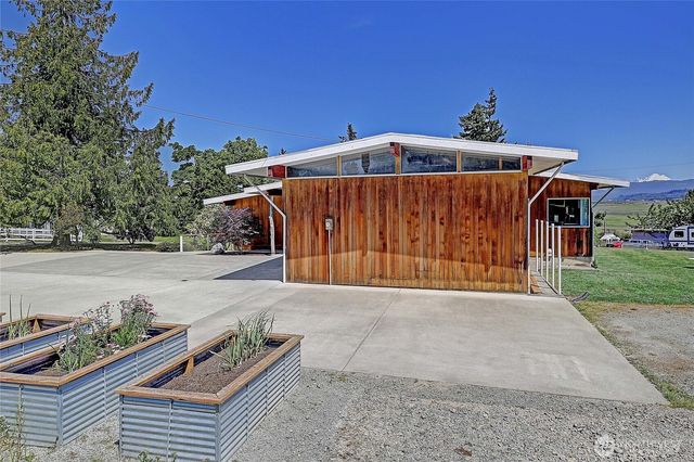 1466 Larkspur Lane, Camano Island, WA 98282