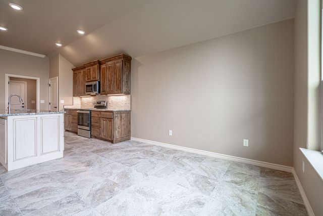 2600 Creek Drive, Granbury, TX 76048