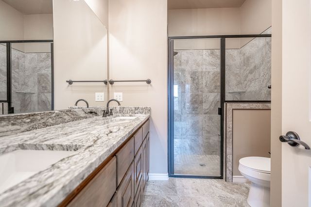 2600 Creek Drive, Granbury, TX 76048