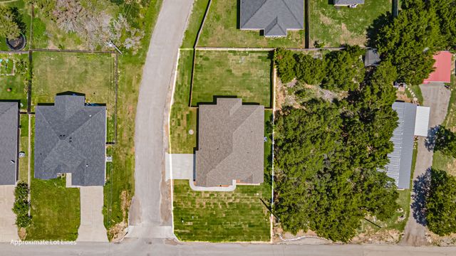 2600 Creek Drive, Granbury, TX 76048