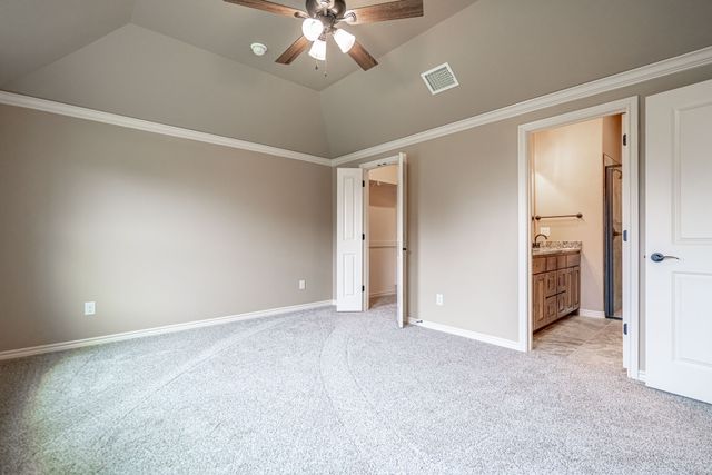 2600 Creek Drive, Granbury, TX 76048