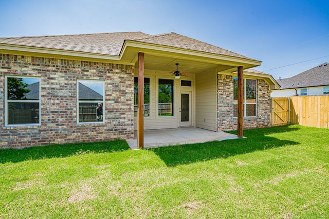 2600 Creek Drive, Granbury, TX 76048