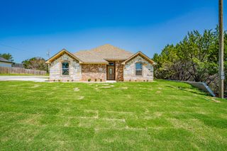 2600 Creek Drive, Granbury, TX 76048