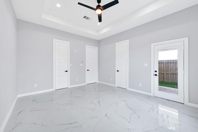 90 Burress Street B, Houston, TX 77022