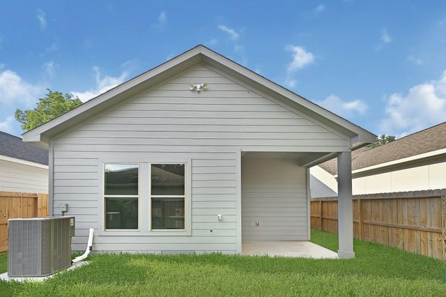 90 Burress Street B, Houston, TX 77022