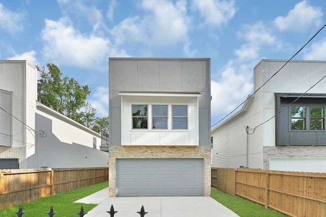 90 Burress Street B, Houston, TX 77022