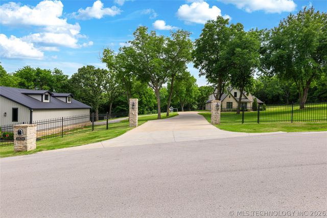 2828 W 78th Street, Tulsa, OK 74132