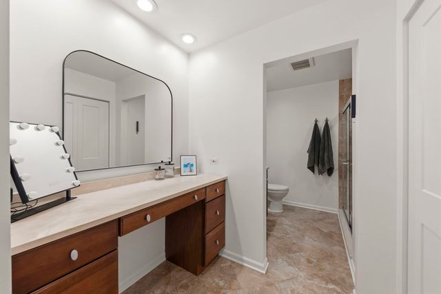 1921 Wexford Circle, Wheaton, IL 60189