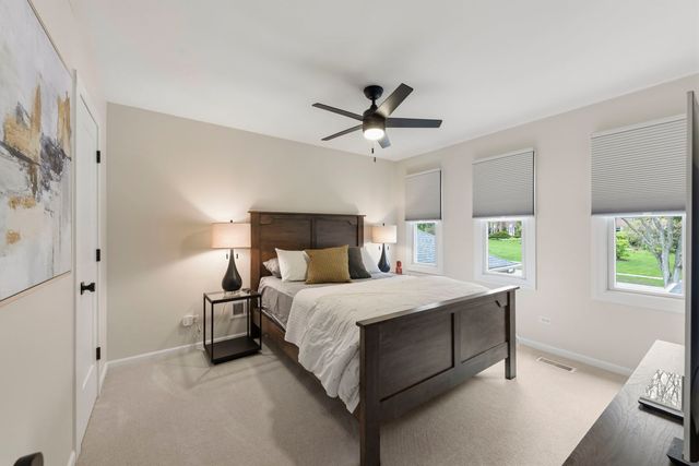 1921 Wexford Circle, Wheaton, IL 60189