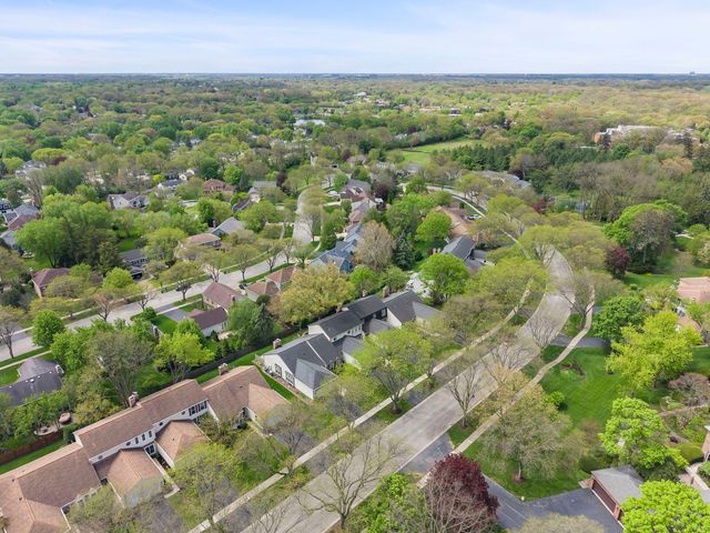 1921 Wexford Circle, Wheaton, IL 60189