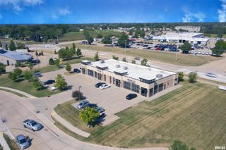 3280 RIDGE Point BLDG2, Bettendorf, IA 52722