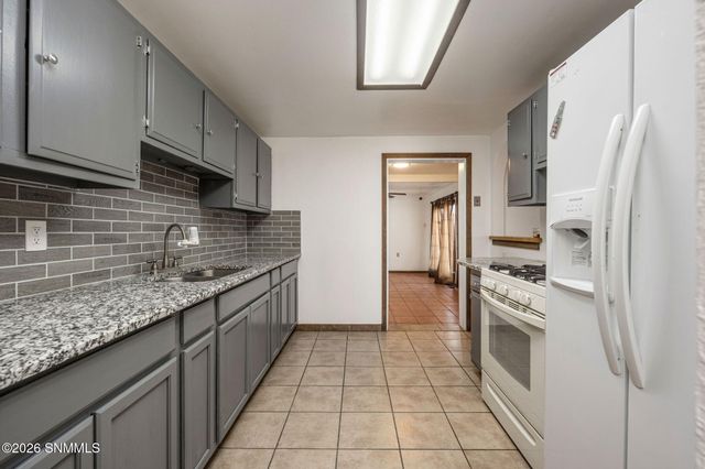 2100 Calle De Suenos, Las Cruces, NM 88001