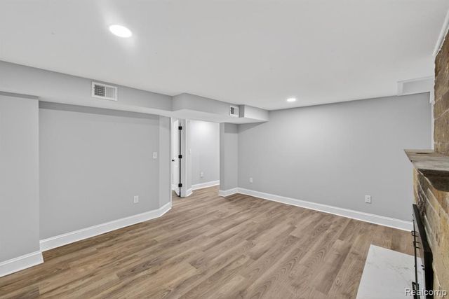 10001 Greensboro Street, Detroit, MI 48224