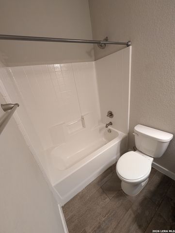 367 CREEKSIDE CURV, New Braunfels, TX 78130
