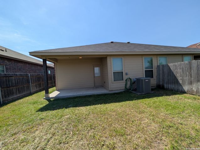367 CREEKSIDE CURV, New Braunfels, TX 78130