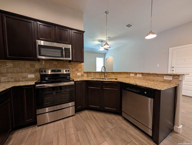 367 CREEKSIDE CURV, New Braunfels, TX 78130