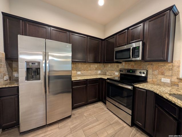 367 CREEKSIDE CURV, New Braunfels, TX 78130