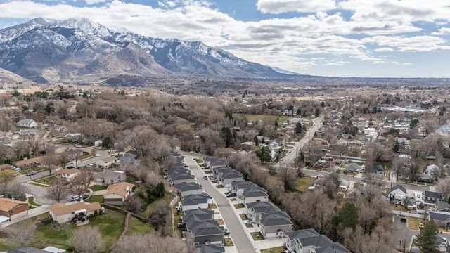 598 PLUM LN, Ogden, UT 84404