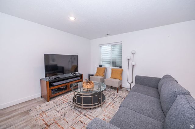 598 PLUM LN, Ogden, UT 84404