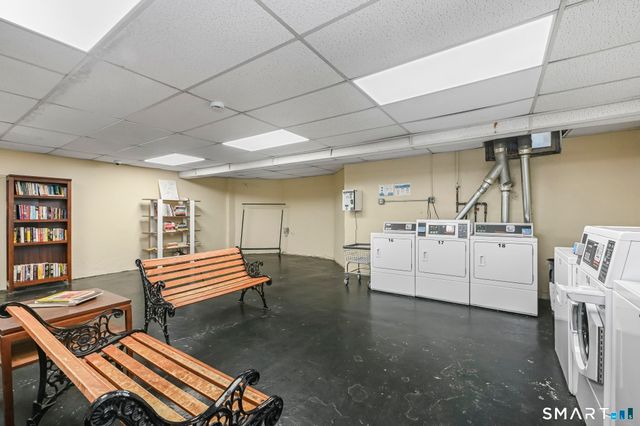 70 Strawberry Hill Avenue 1-3A, Stamford, CT 06902