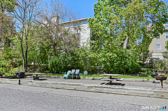 70 Strawberry Hill Avenue 1-3A, Stamford, CT 06902