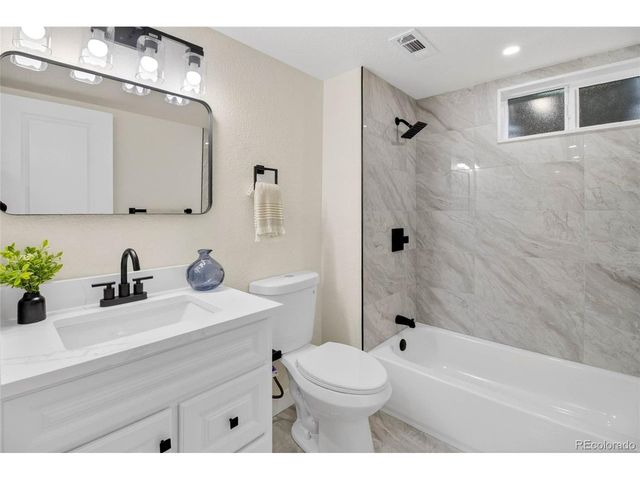 8714 W 67th Pl, Arvada, CO 80004