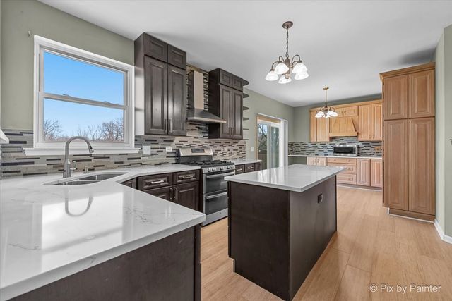 2045 Morningview Drive, Hoffman Estates, IL 60192