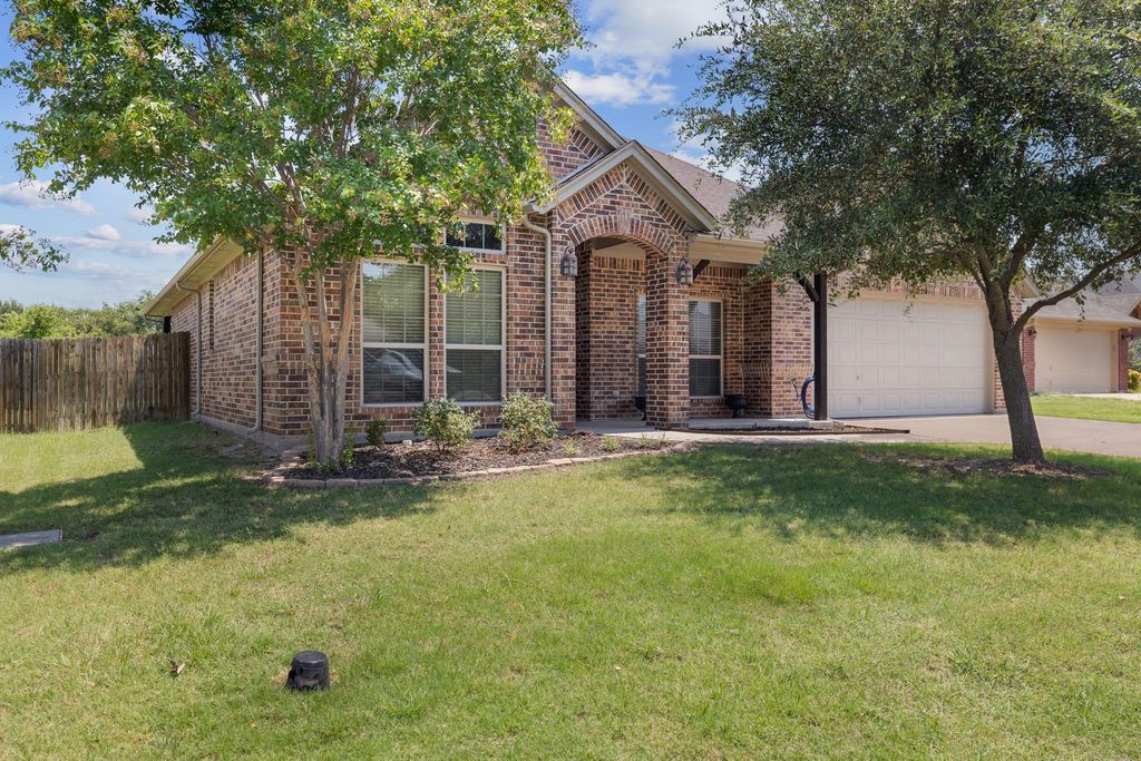 308 Westgate Drive, Aledo, TX 76008