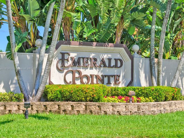 7889 Lake Sands Dr, Delray Beach, FL 33446