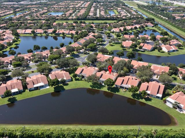 7889 Lake Sands Dr, Delray Beach, FL 33446
