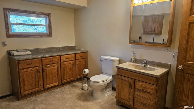 1205 S MAIN Street, Lewistown, IL 61542